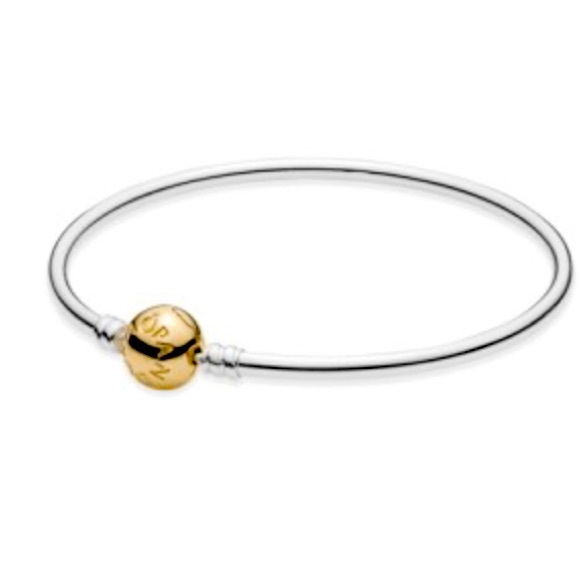 Pandora Jewelry - Pandora Moments Gold clasp Bracelet 6.7"